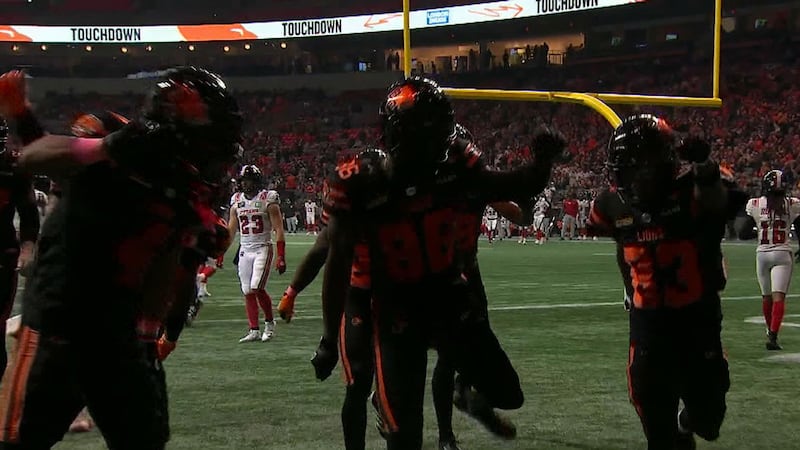 Rourke connects with Cottoy for his third TD of the game