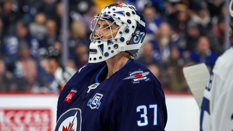 Dreger on Hellebuyck saga: 'Winnipeg remains 100% committed to trying to find a trade'