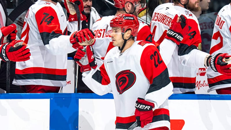 NHL: Hurricanes 6, Canucks 3