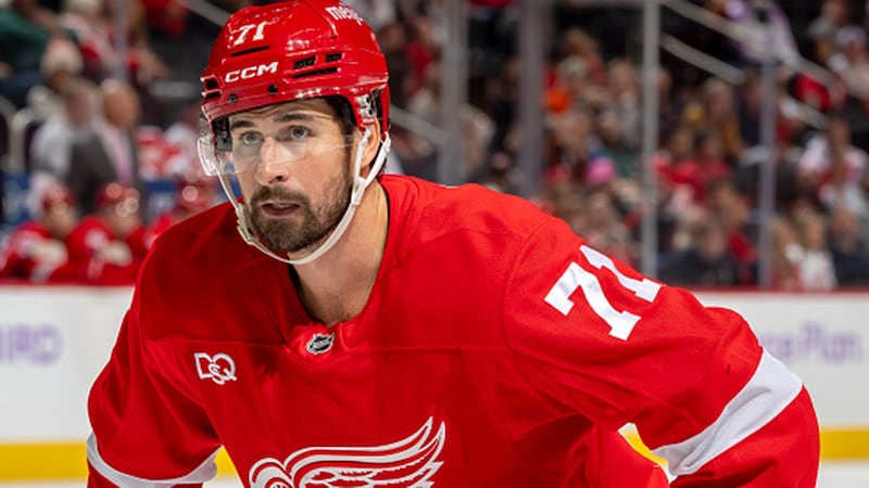 LeBrun talks Larkin's expanded trade list, Hughes' return to Vancouver
