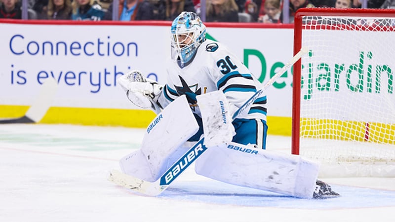 Askarov puts on a clinic with 41 saves in Sharks' win over Sens