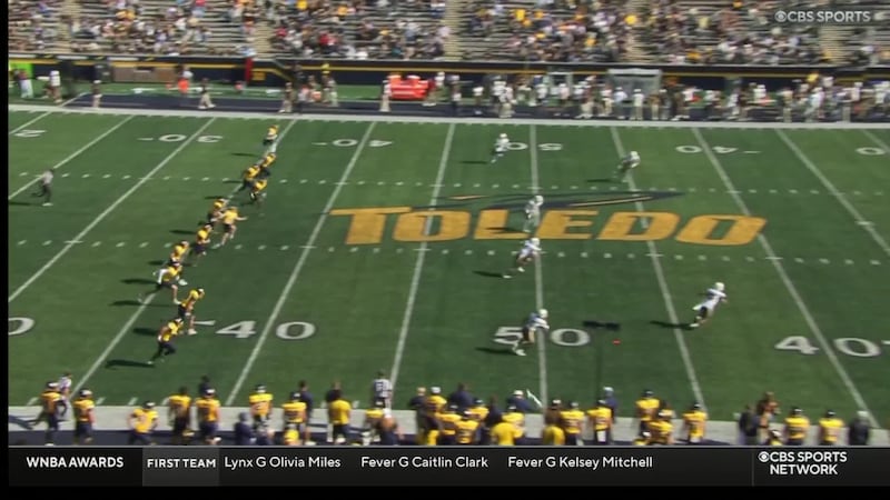 Western Michigan's Joshua Franklin breaks free for a 92-yard kick return TD