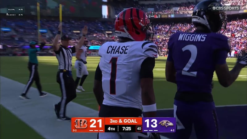 Joe Burrow connects with a leaping Ja'Marr Chase for a TD