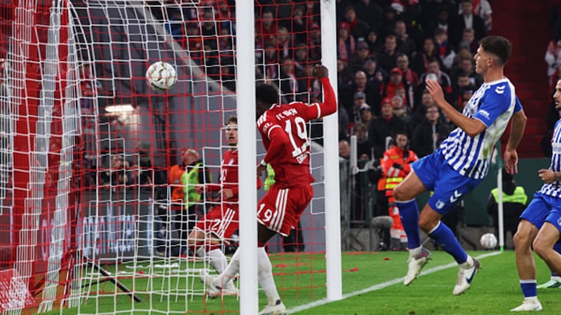 Canada's Alphonso Davies scores on a brilliant passing play by Bayern Munich
