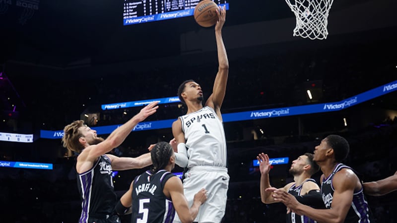 NBA: Kings 103, Spurs 130