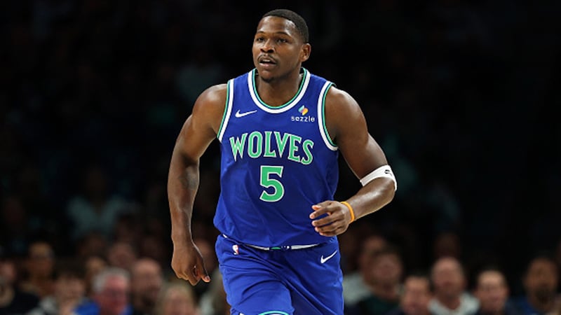 Report: Timberwolves’ Edwards (knee) to miss up to two months