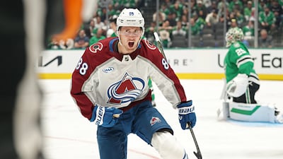 NHL: Avalanche 3, Stars 2