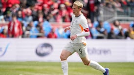 Óskarsson scores on the breakaway to give Iceland an early 1-0 lead