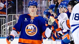 NHL: Maple Leafs 3, Islanders 5