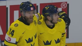 Ekholm's one-timer 'knuckle puck' beats Greaves to tie the game again