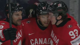 Holloway snaps it past Hellberg to regain the lead for Canada