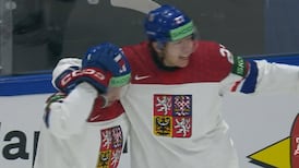 Alscher fires one top shelf to give Czechia the early lead over Canada