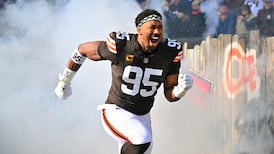 Report: Browns trade superstar DE Garrett to Rams