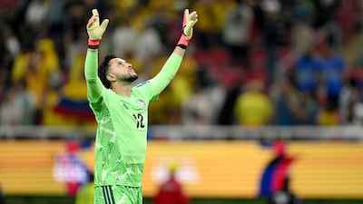 Vargas makes clutch diving save to preserve Colombia's lead