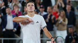 Mensik wins in straight sets to set up semifinals showdown vs. Zverev at Roland-Garros